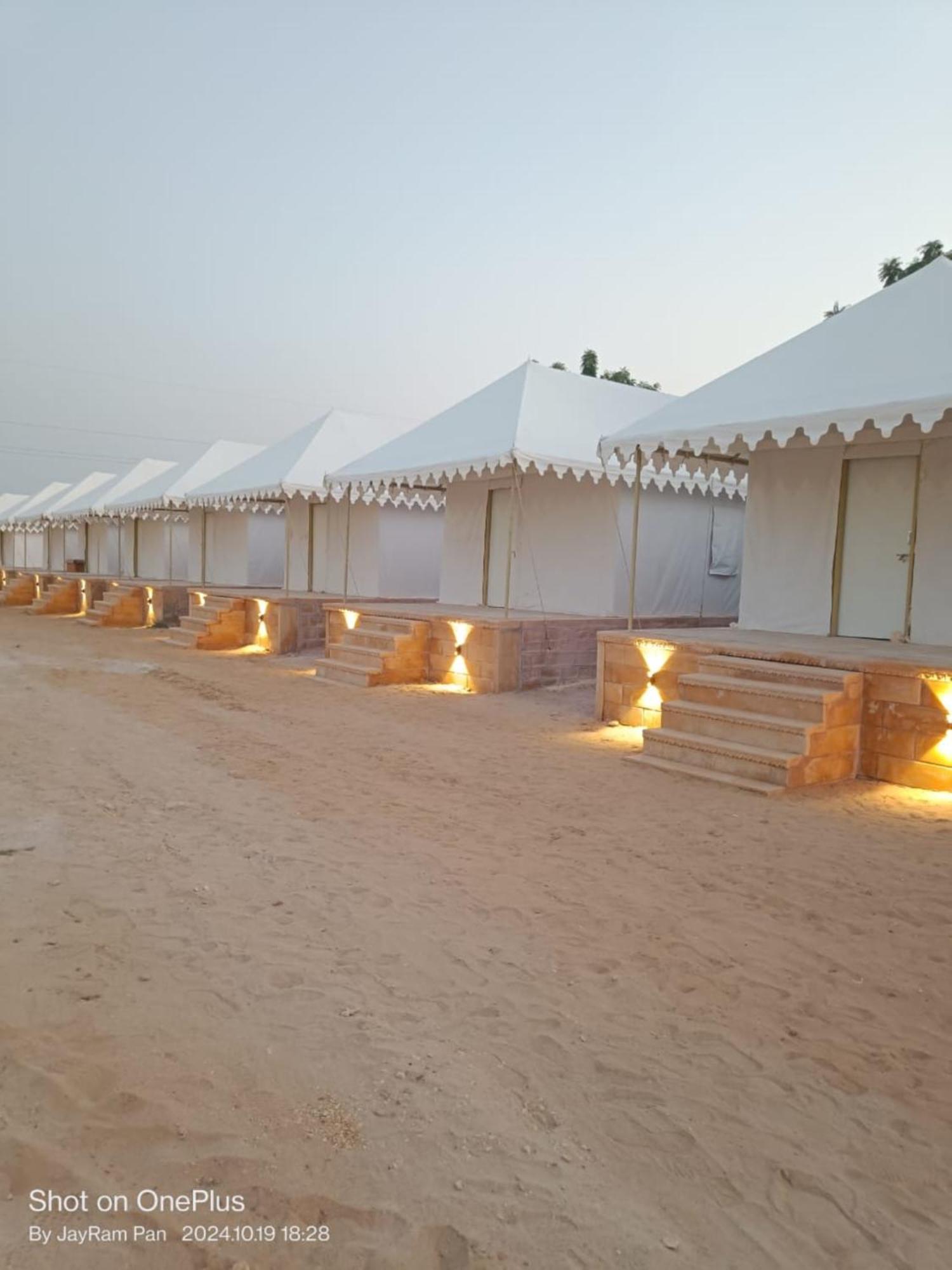 Sam Dunes Desert Luxury Camp & Resort Джайсалмер Екстериор снимка