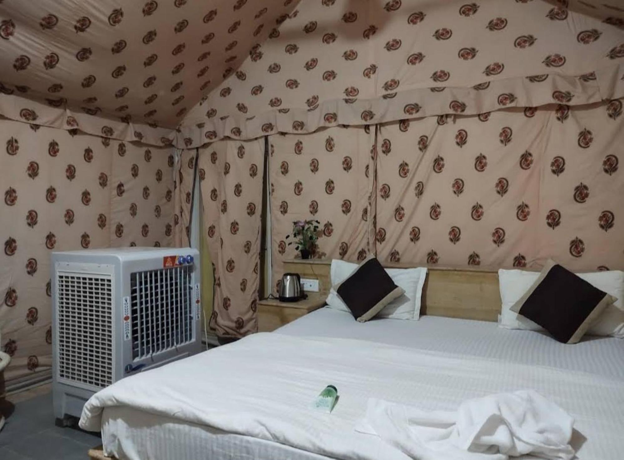 Sam Dunes Desert Luxury Camp & Resort Джайсалмер Екстериор снимка